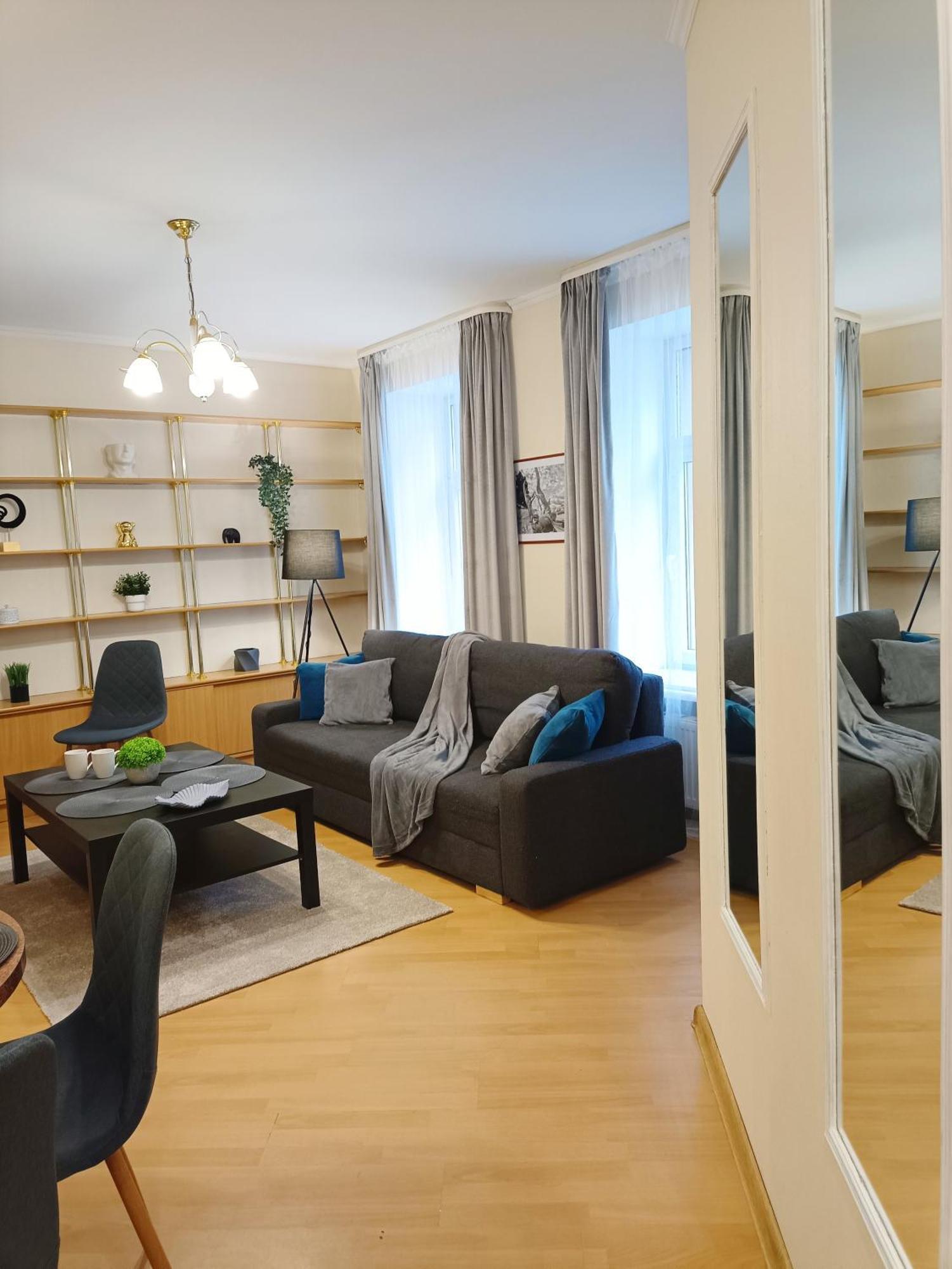 Two Bedroom Apartment In Old Town, Up To 6 Guests Riga Bagian luar foto