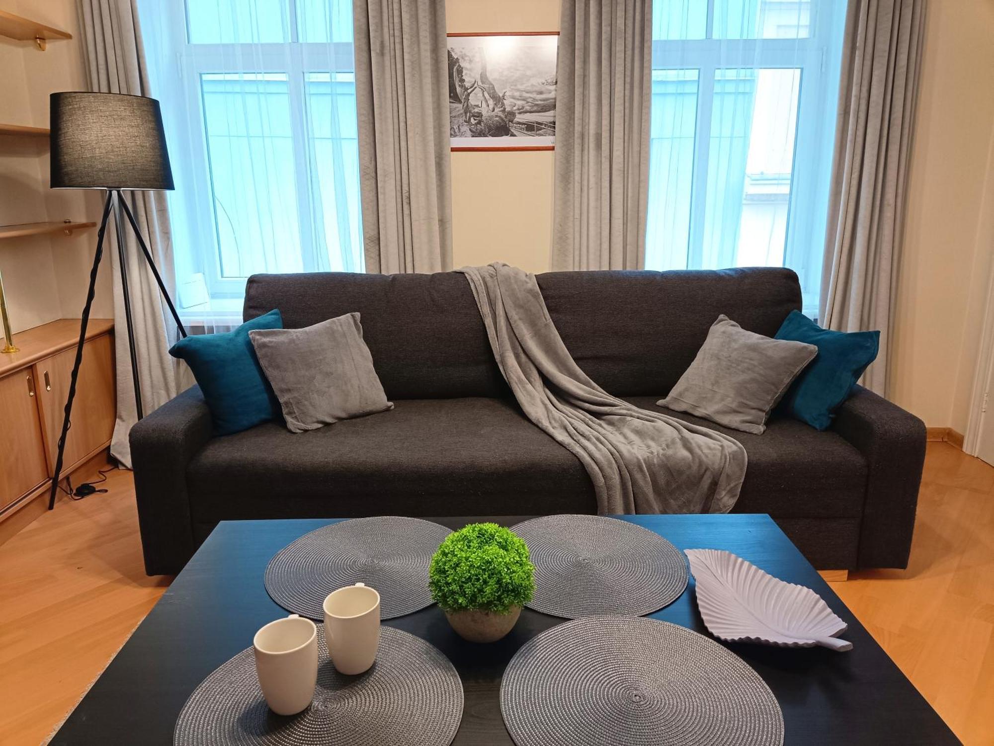Two Bedroom Apartment In Old Town, Up To 6 Guests Riga Bagian luar foto