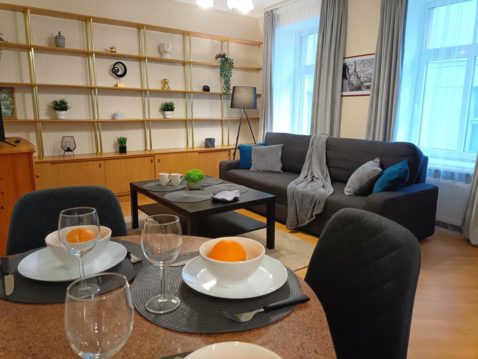 Two Bedroom Apartment In Old Town, Up To 6 Guests Riga Bagian luar foto