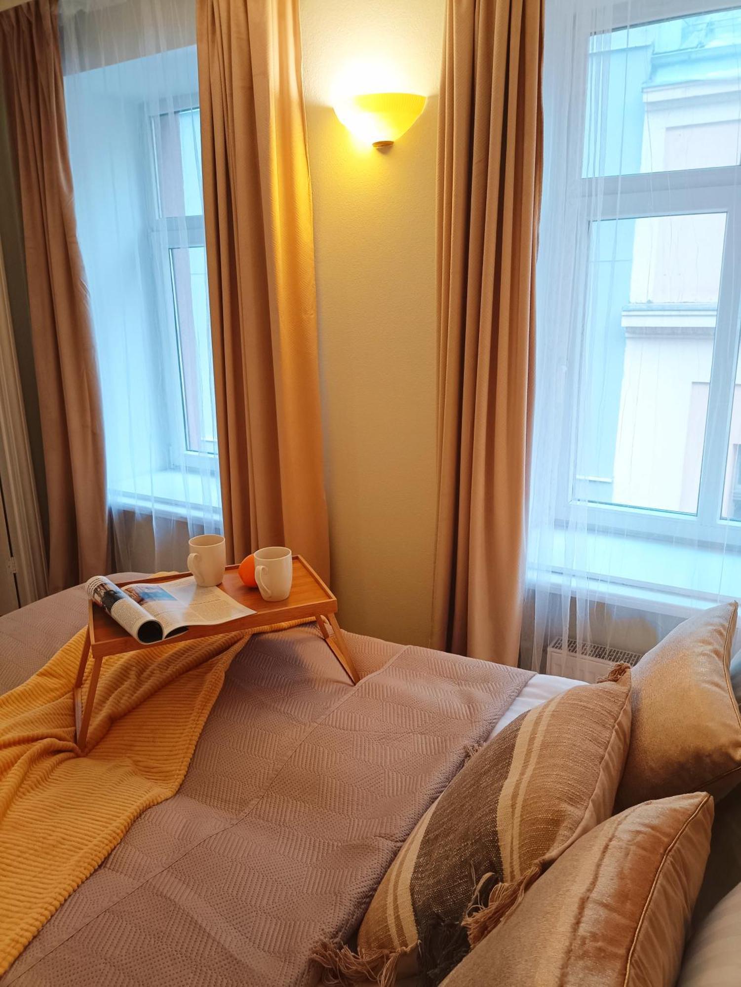 Two Bedroom Apartment In Old Town, Up To 6 Guests Riga Bagian luar foto
